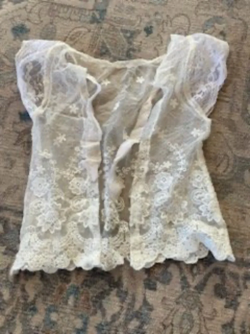 Newborn posing outfits